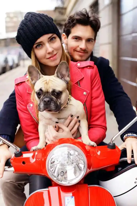 chiara ferragni con l ex e il carlino matilda