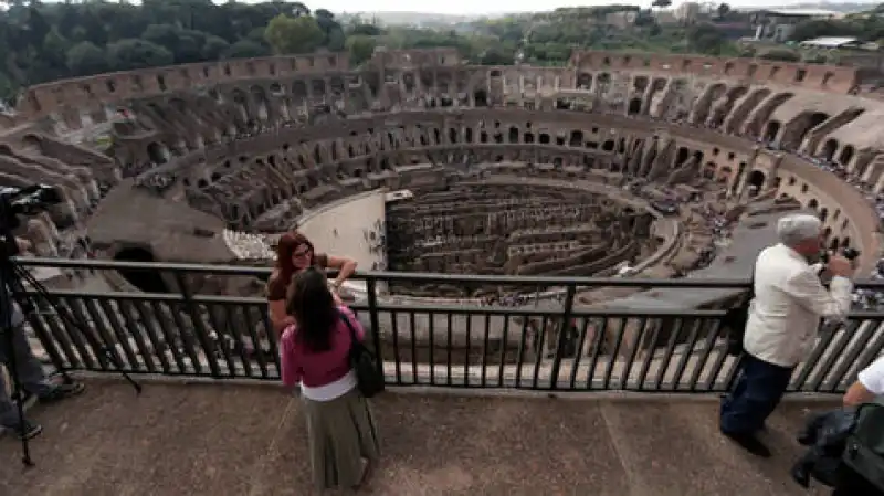 COLOSSEO RIAPRE L ATTICO 2