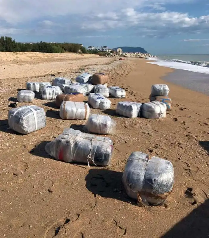 droga in spiaggia1