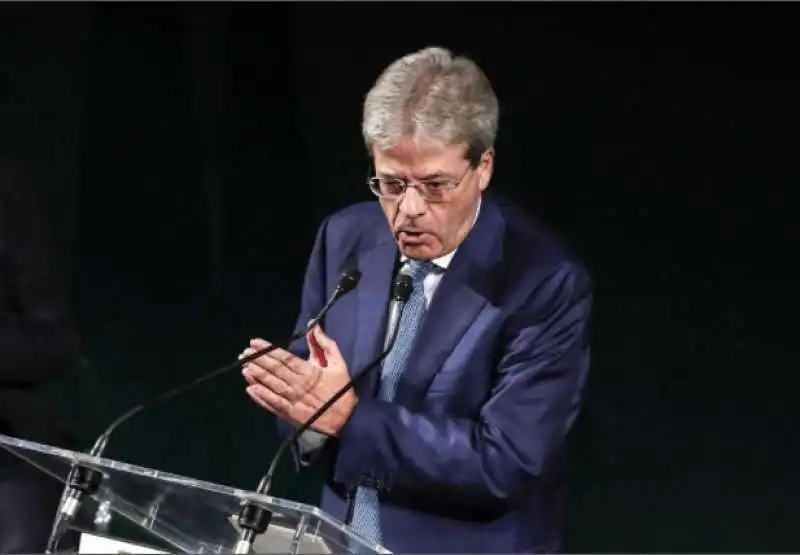 gentiloni alla festa per i dieci anni del pd