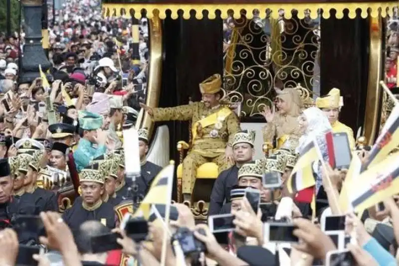 il carro d oro del sultano del brunei