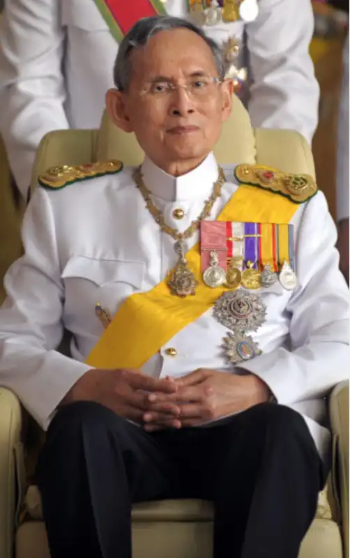 il nuovo re maha vajiralongkorn 3