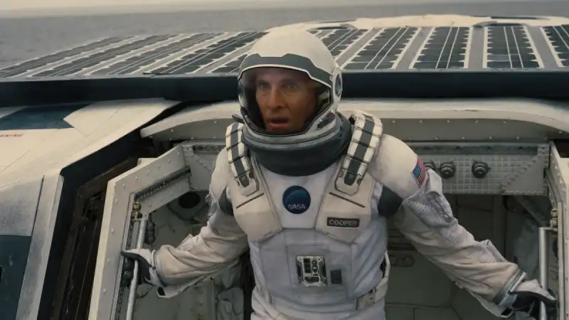 INTERSTELLAR MATTHEW MCCONAUGHEY