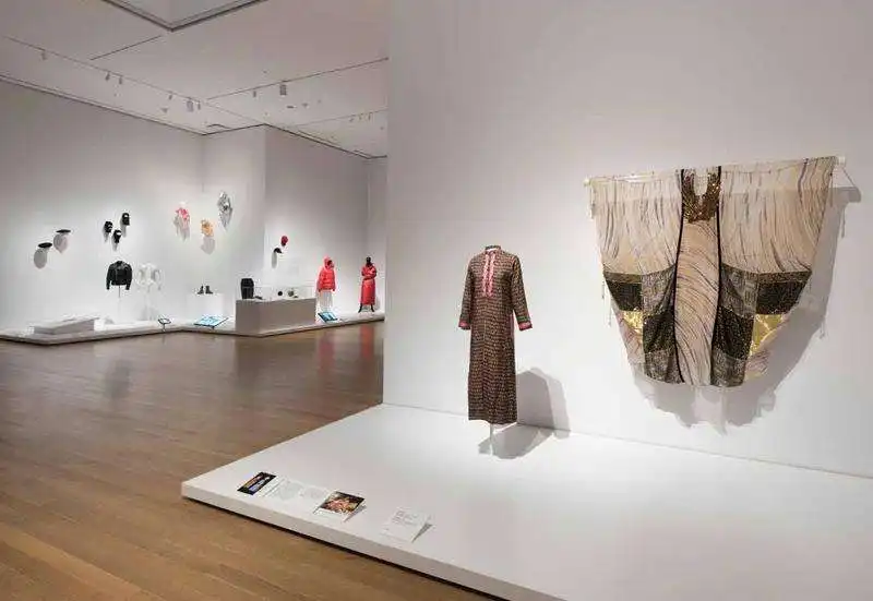 items is fashion modern al moma di new york 4