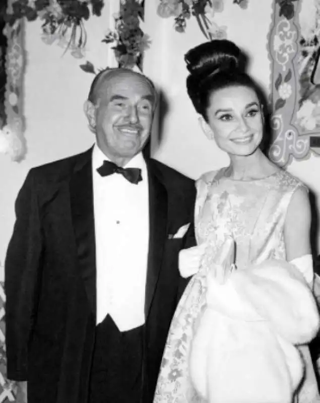 jack warner con audrey hepburn