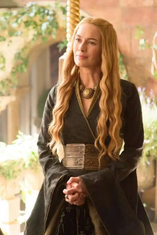 LENA HEADEY REGINA CERSEI