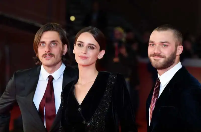 luca marinelli  valentina belle e lorenzo richelmy