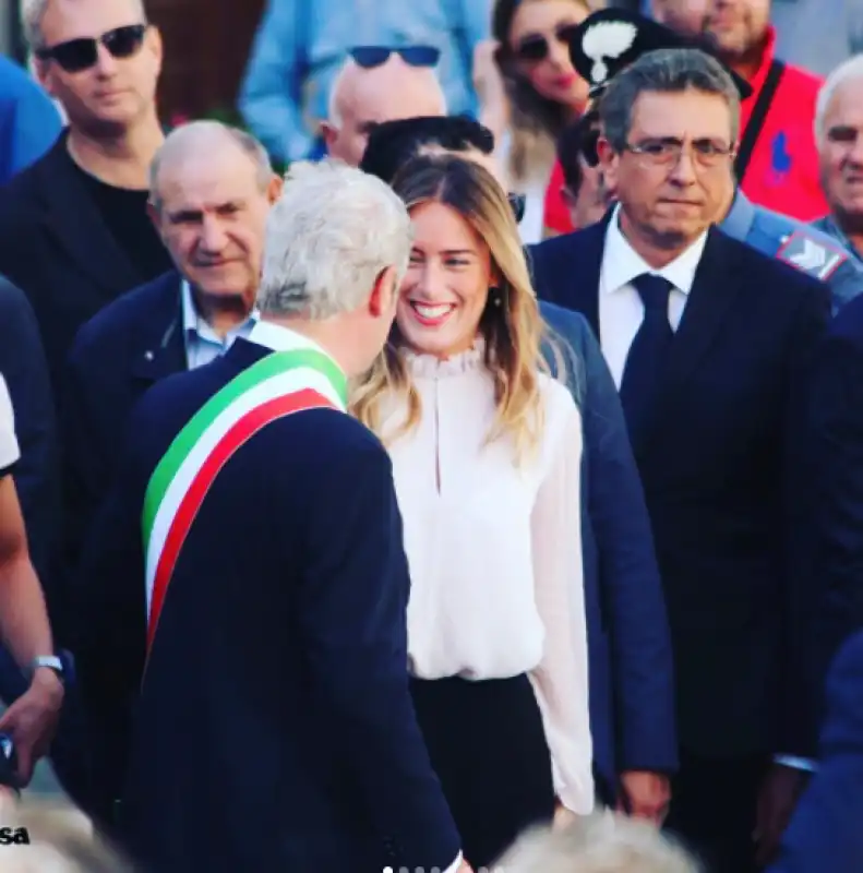 maria elena boschi in sicilia 2