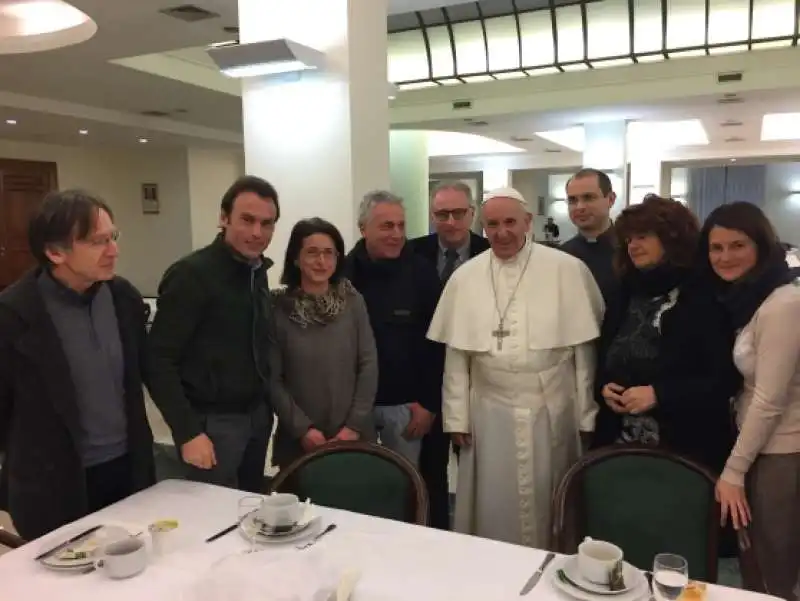 PAPA FRANCESCO CON DON MARCO POZZA