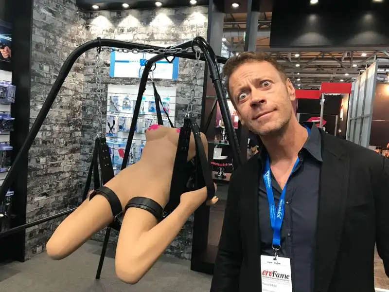 rocco siffredi alla fiera del sesso di berlino  7