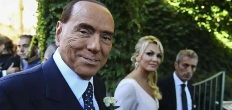 silvio berlusconi al matrimonio della sorella di francesca pascale