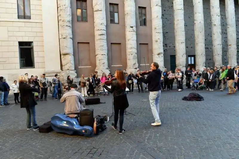 souvenir di piazza di pietra (2)