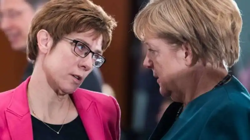 annegret kramp karrenbauer ANGELA MERKEL