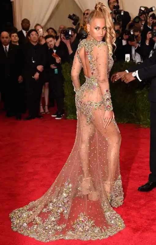 beyonce in givenchy al met gala 2015