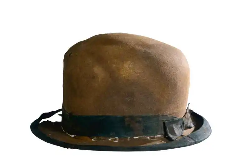 cappello di un passeggero del titanic