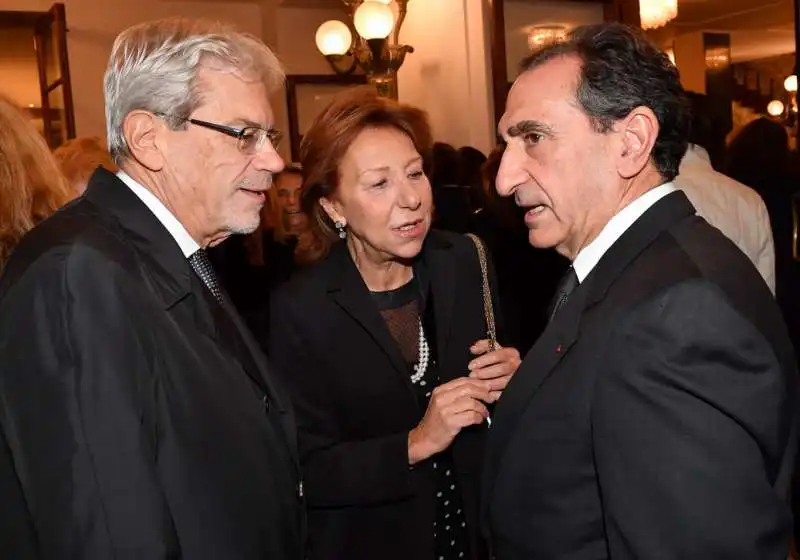 claudio de vincenti con la moglie paola e carlo fuortes