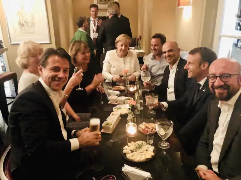 CONTE BIRRA CON MERKEL MACRON MICHEL BETTEL