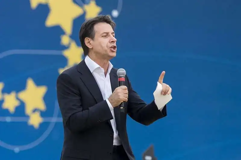 giuseppe conte a 'italia a 5 stelle' 7