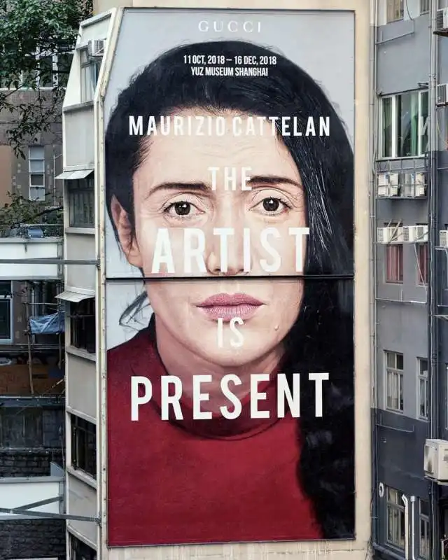 i murales di cattelan con marina abramovic 2