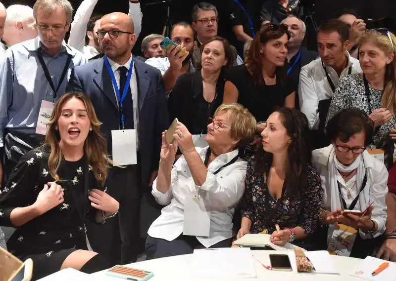 maria elena boschi alla leopolda       