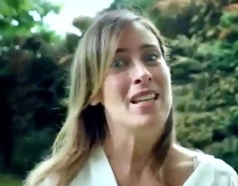 MARIA ELENA BOSCHI NEL VIDEO SPOT PER MAXIM