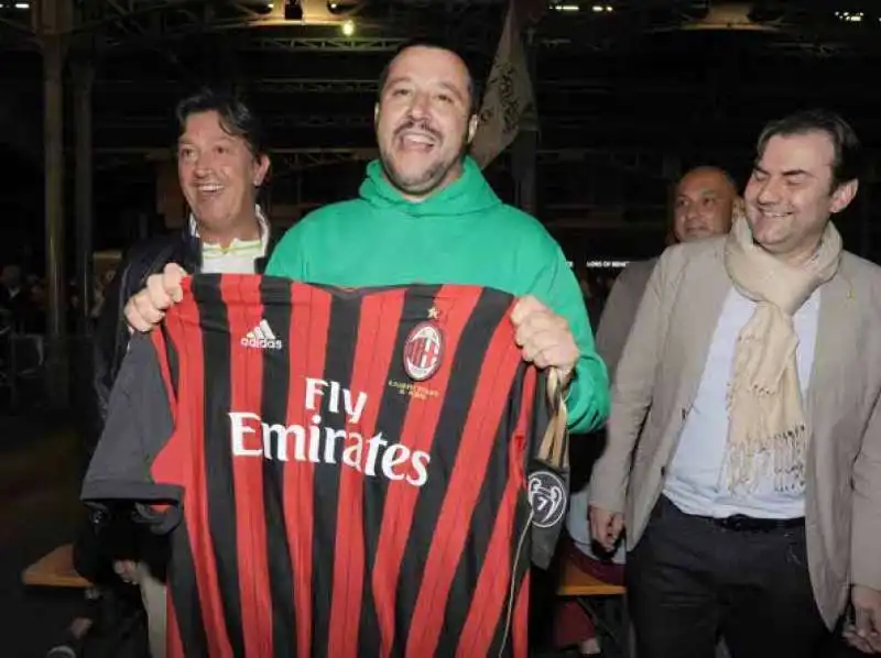 MATTEO  SALVINI  TIFOSO DEL MILAN