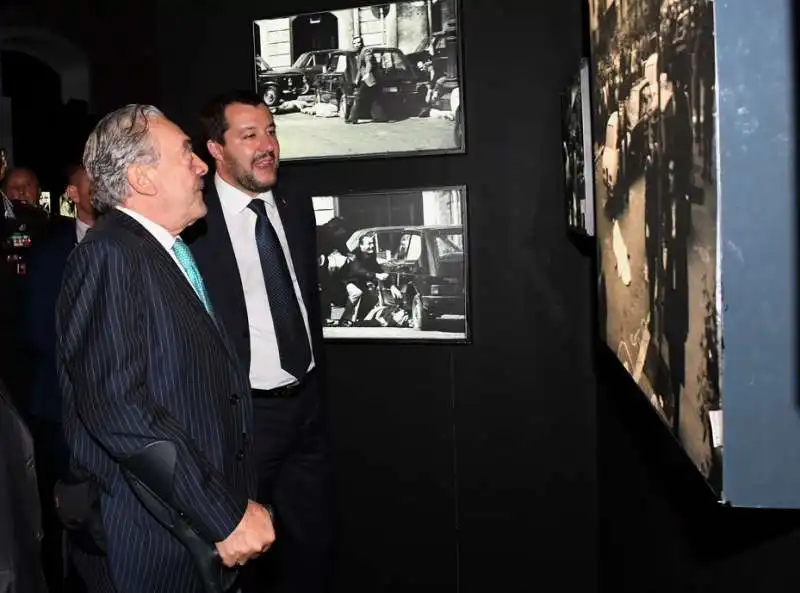 matteo salvini visita la mostra fotografica di rino barillari (6)