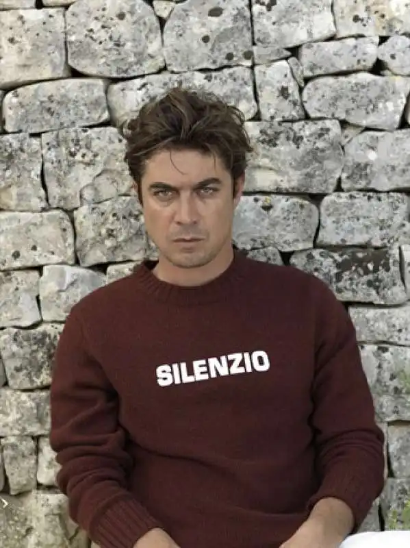 riccardo scamarcio 3