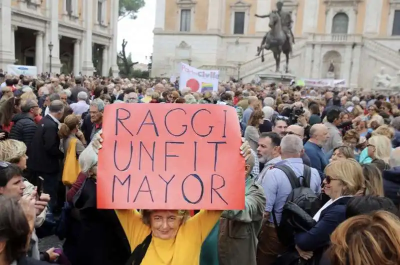 roma dice basta la manifestazione al campidoglio contro la raggi 7