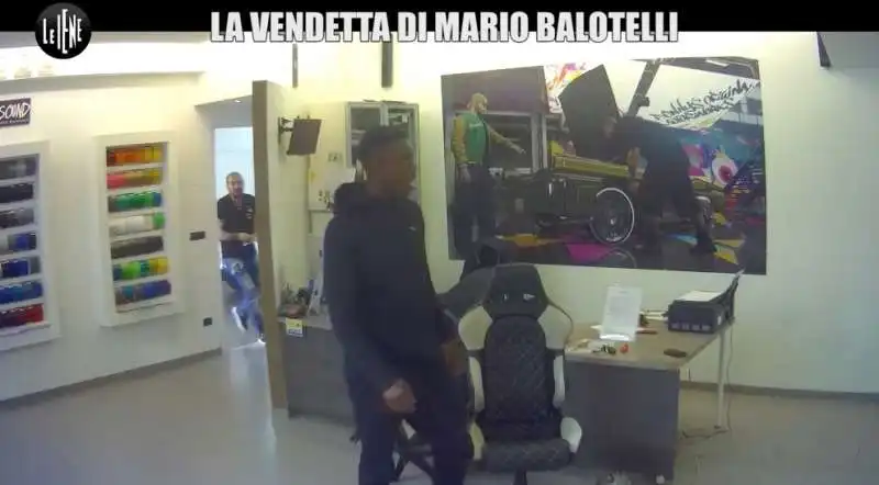 scherzo di balotelli al fratello 4