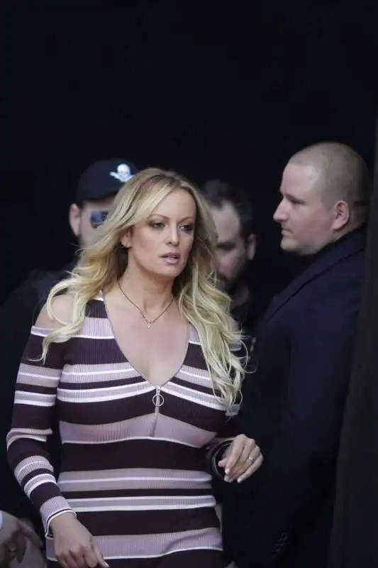 stormy daniels alla fiera dell'erotismo di berlino 5