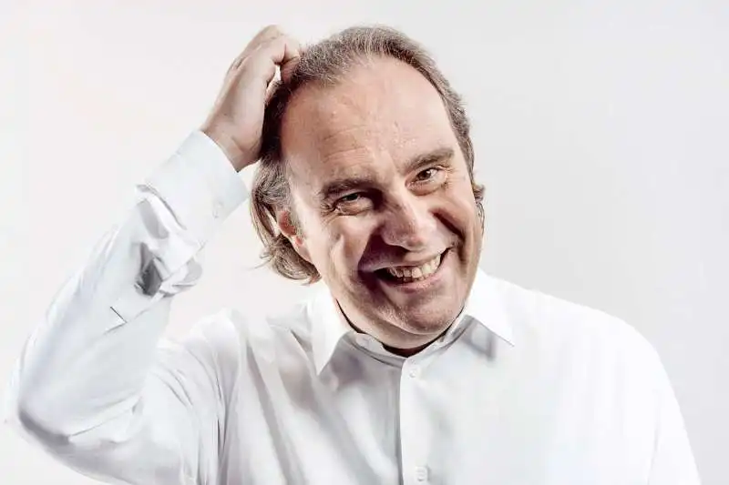 XAVIER NIEL