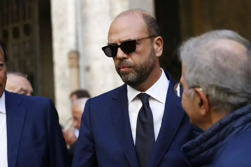 angelino alfano   funerali di paolo bonaiuti 2