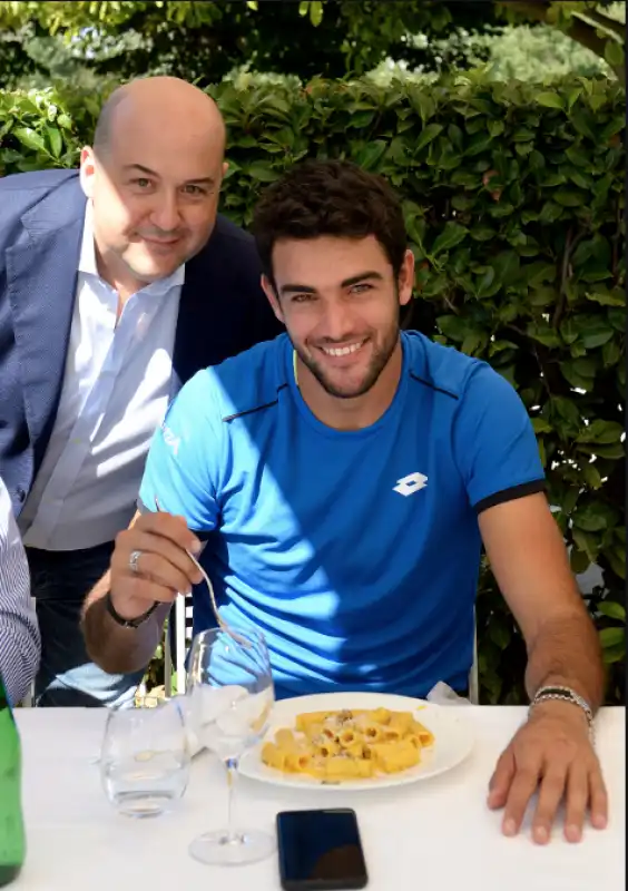 BERRETTINI ALLE PRESE CON LA CARBONARA