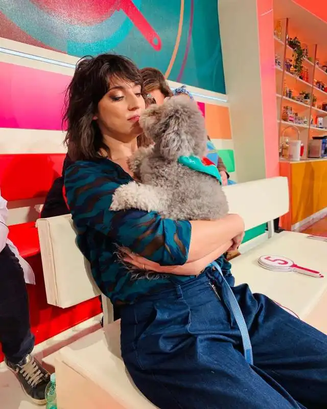 elisa isoardi e il cane zenit 7