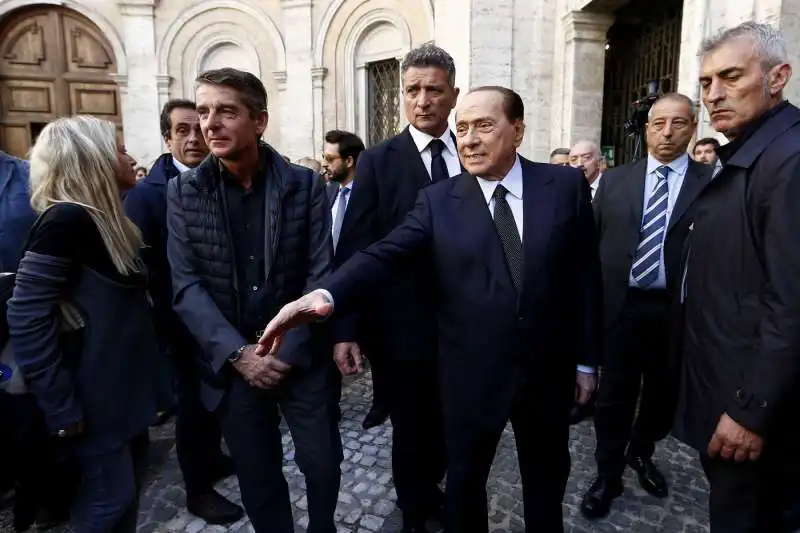 funerali di paolo bonaiuti   incontro tra silvio berlusconi e angelino alfano 3