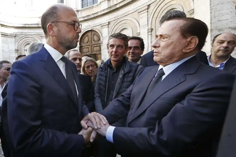 funerali di paolo bonaiuti   incontro tra silvio berlusconi e angelino alfano 4