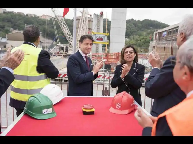 giuseppe conte paola de micheli ponte genova