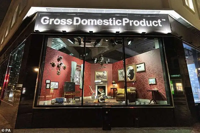 gross domestic product   il negozio di banksy