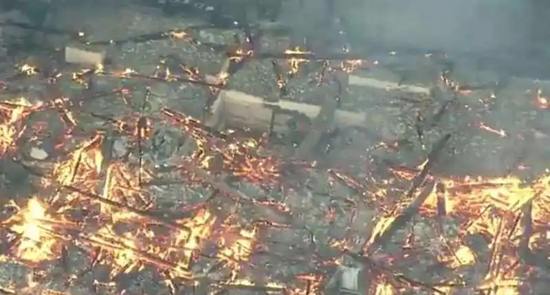 incendio al castello shuri di okinawa 3