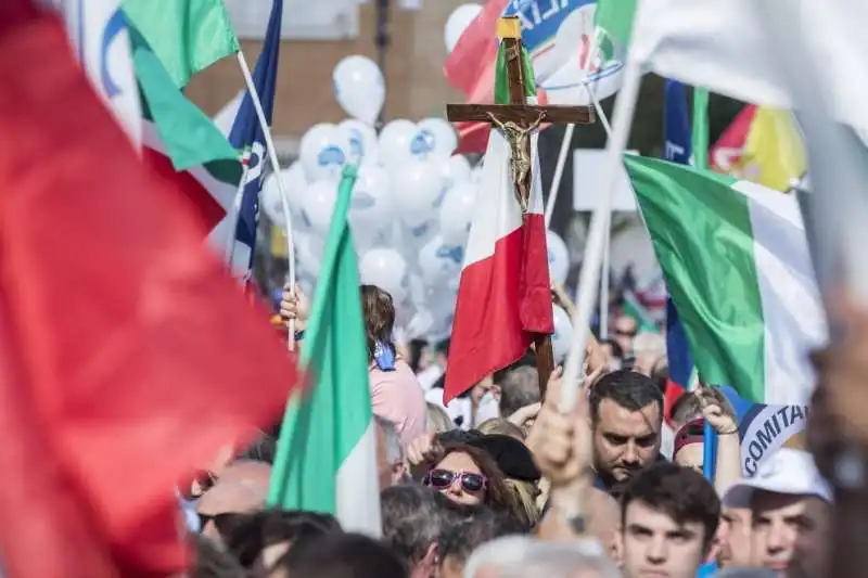 la manifestazione del centrodestra a piazza san giovanni    26