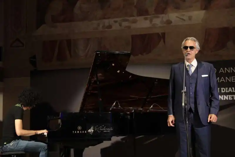 la performance di andrea bocelli