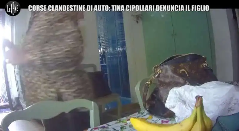 lo scherzo delle iene a tina cipollari 13