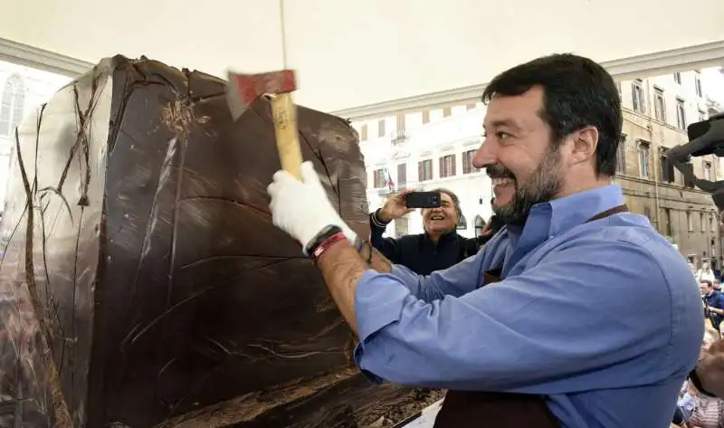 matteo salvini a eurochocolate a perugia