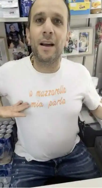 napoli, la mozzarella di mara venier 1