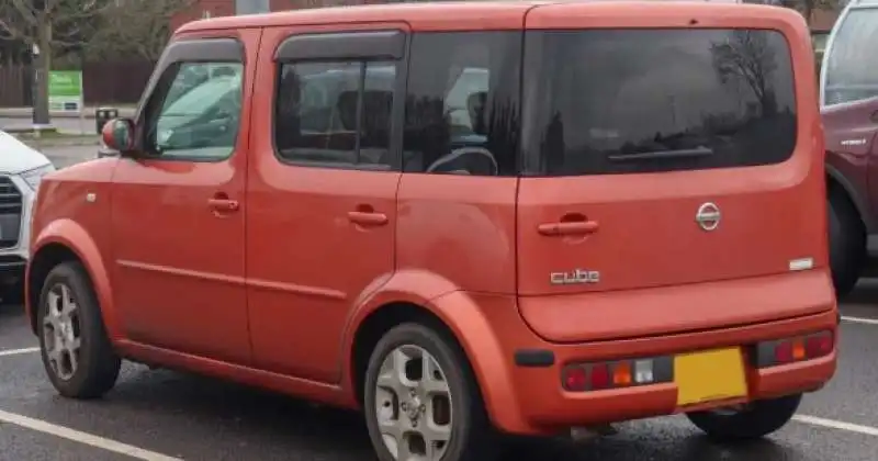 nissan cube