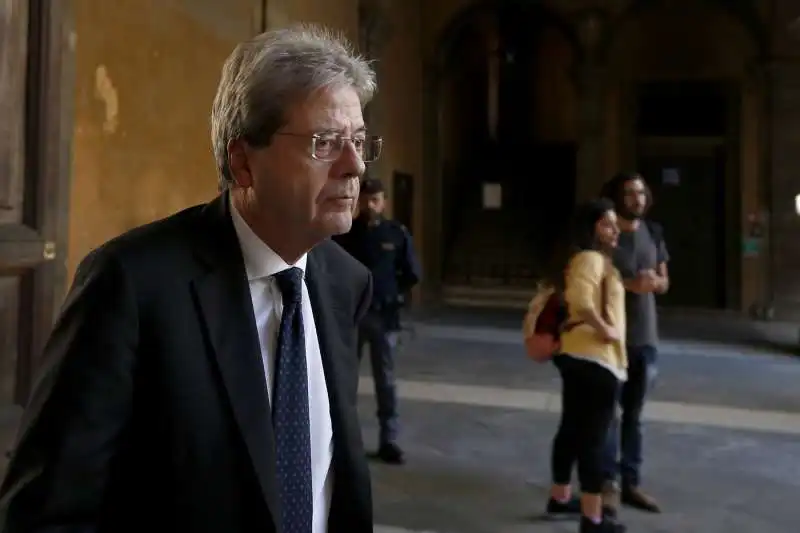 paolo gentiloni ai funerali di paolo bonaiuti 10