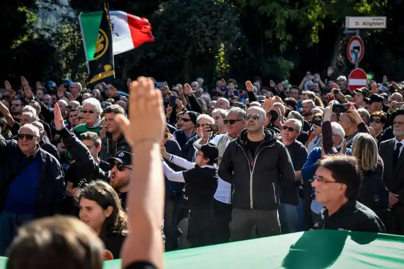 predappio, raduno di fascisti per l'anniversario della marcia su roma 38