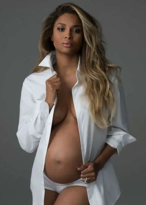 pregnant nude beyonce