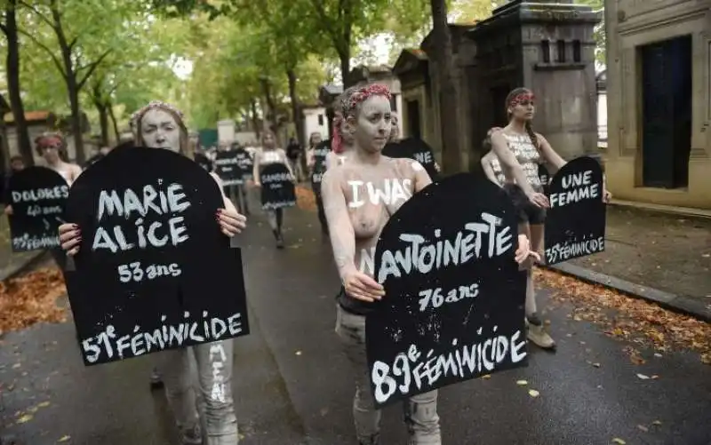 protesta delle femen a montparnasse 6